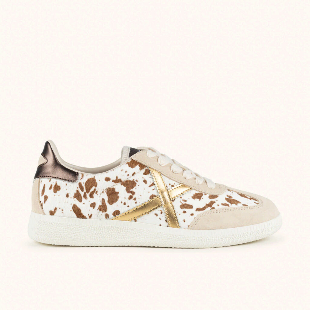 MUNICH BARRU 243 Sneakers dallo stile urbano Beige, Oro e Marrone